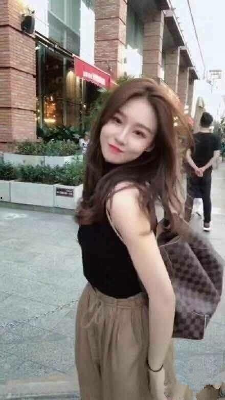 网红刘以荨黑料,揭秘其不为人知的另一面